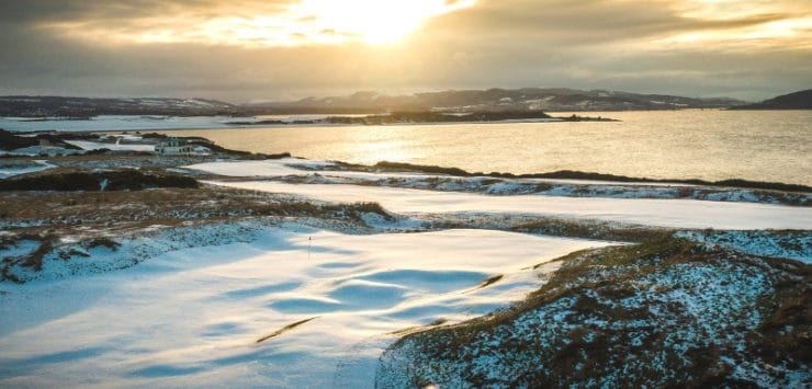 dyner av snø